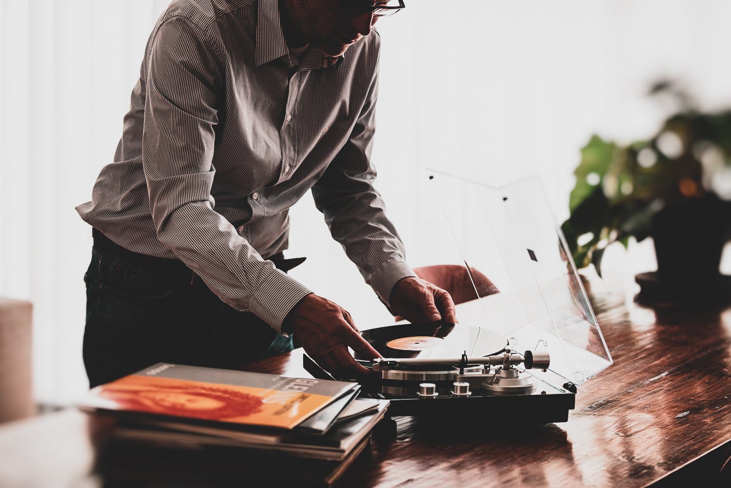 Record players with amplifier