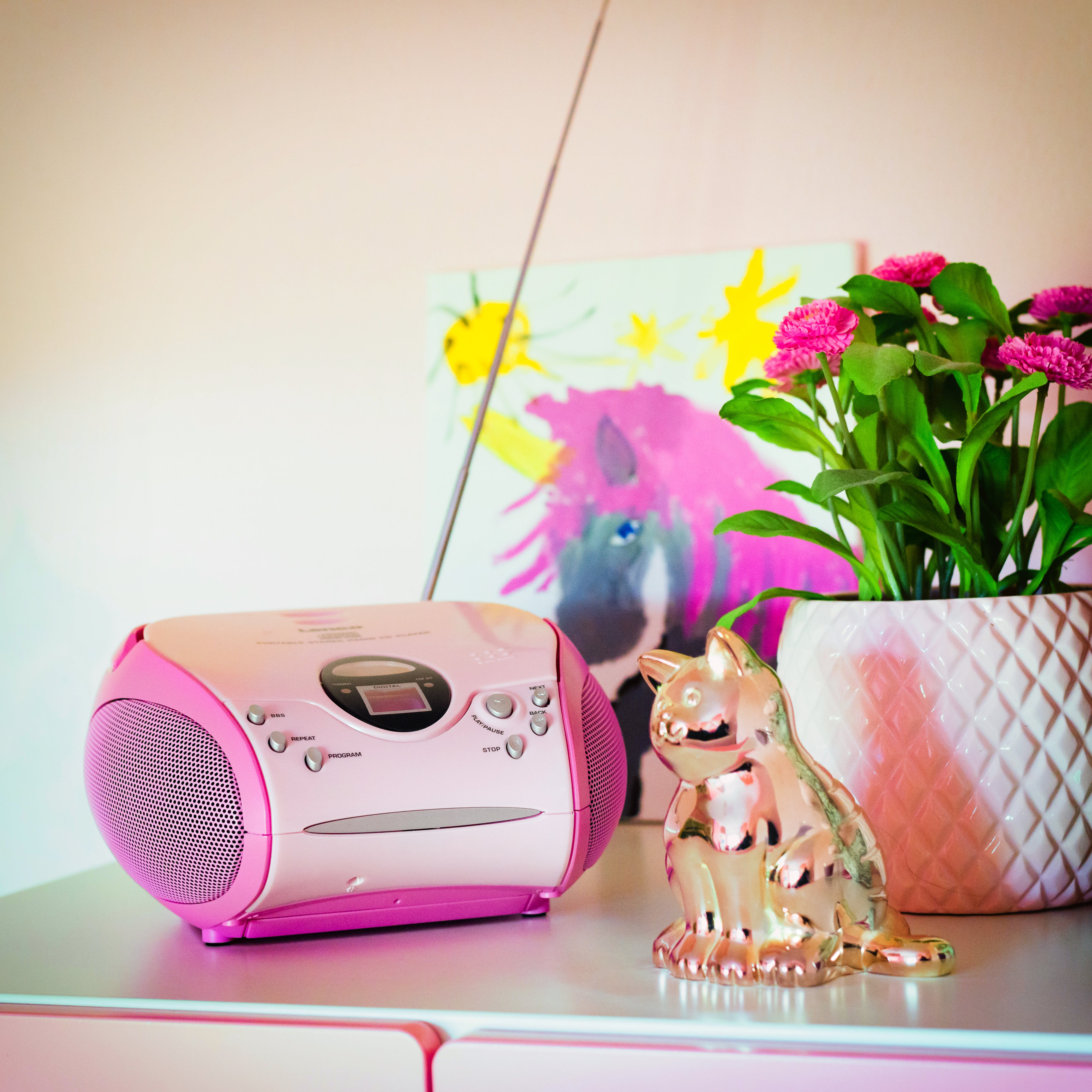 LENCO SCD-24 Pink - Portable stereo FM radio with CD player - Pink