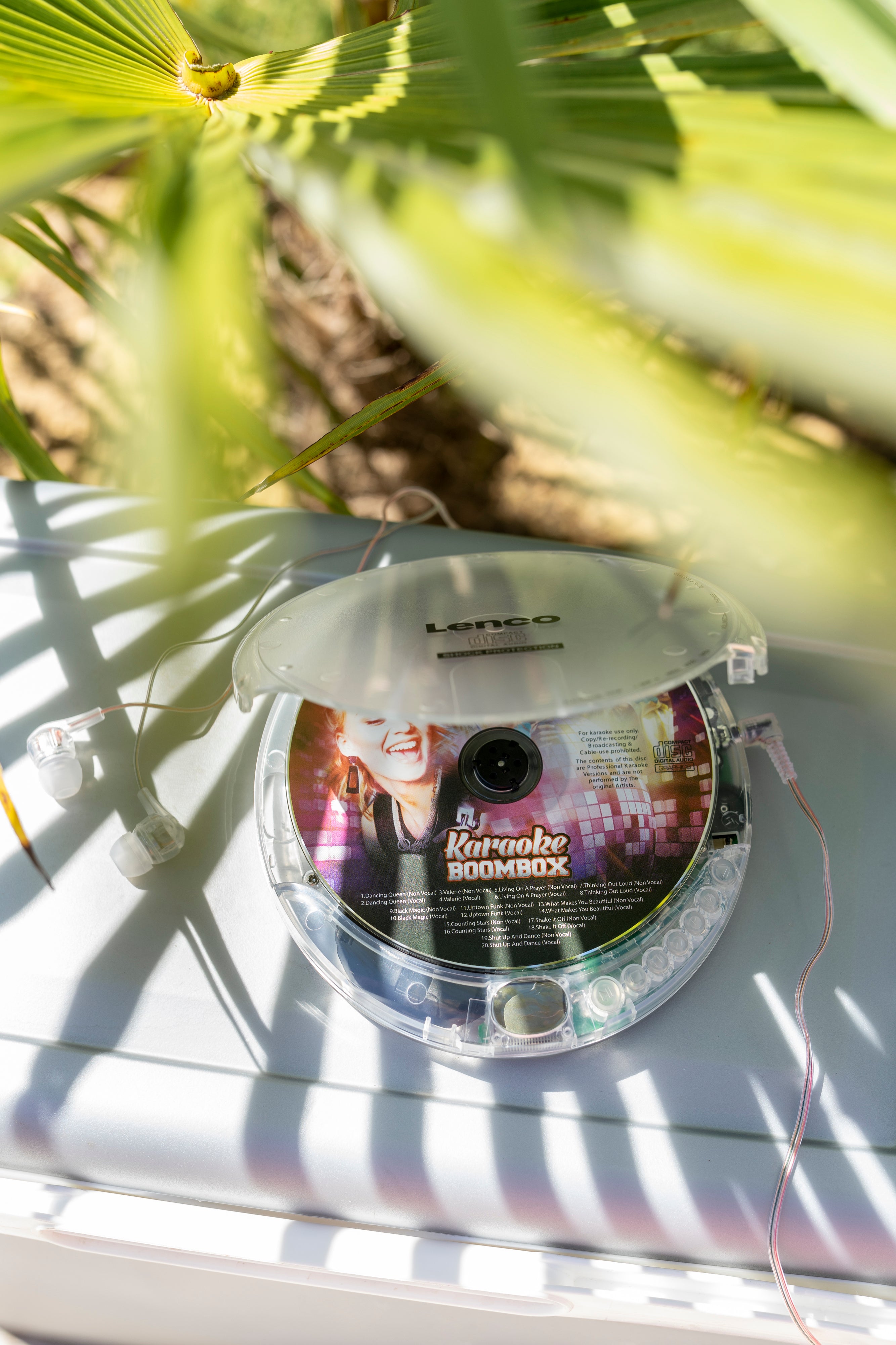 LENCO CD-202TR - Portable CD-player with anti-shock - Transparent