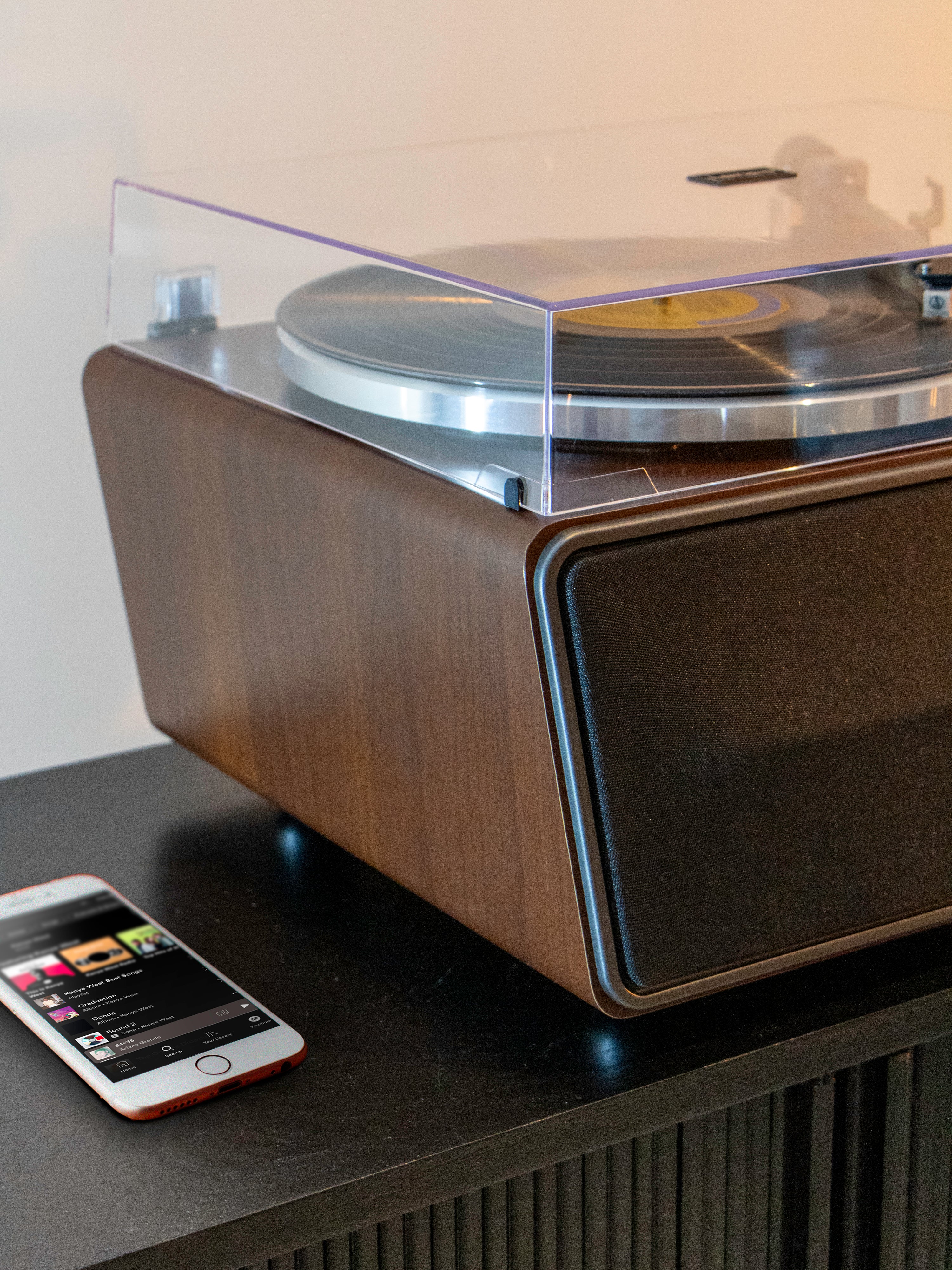 Lenco LS-470WA - Turntable with Bluetooth Connectivity, Walnut