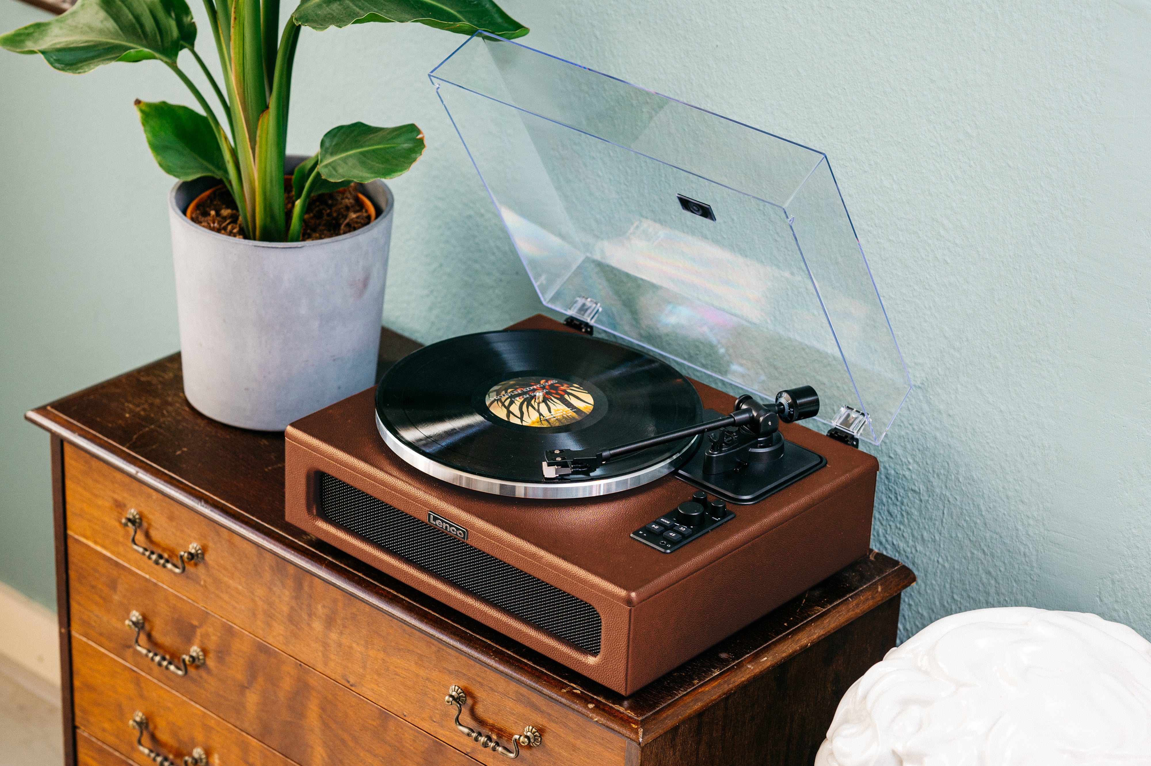 LENCO LS-430BN - Turntable with 4 built-in speakers - Brown