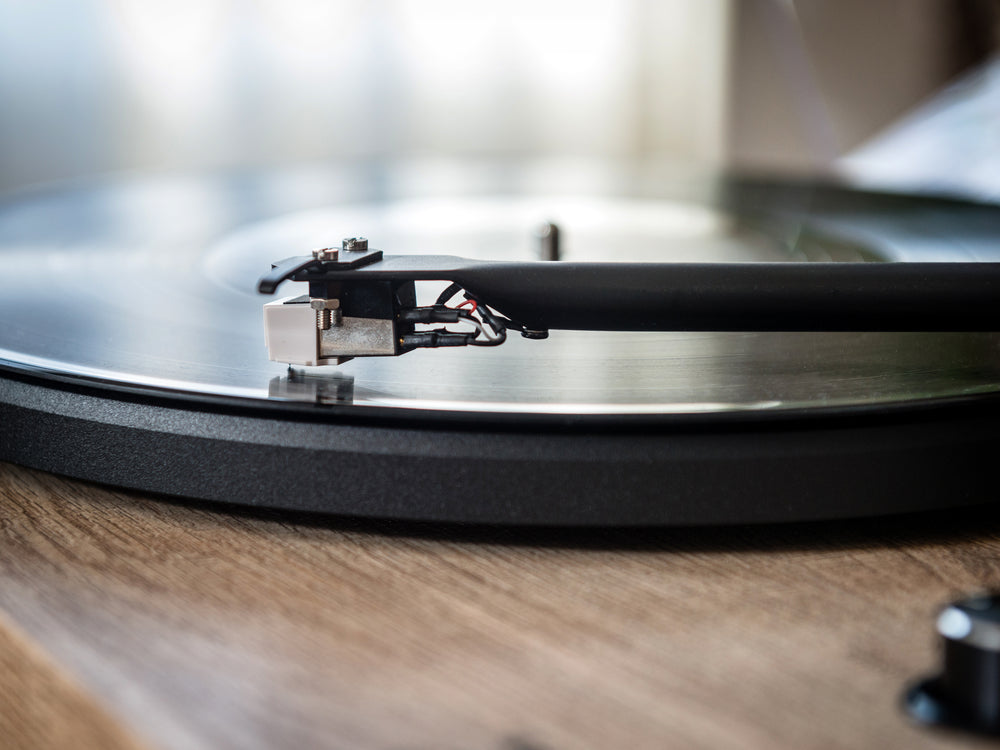 LENCO LBT-188PI - Turntable with Bluetooth® transmission, wood