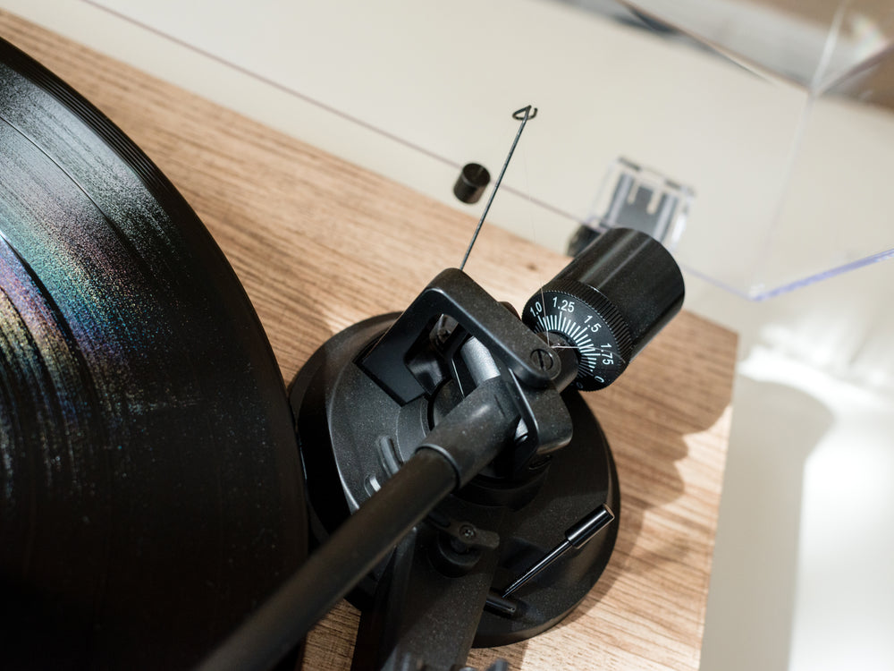 LENCO LBT-188PI - Turntable with Bluetooth® transmission, wood