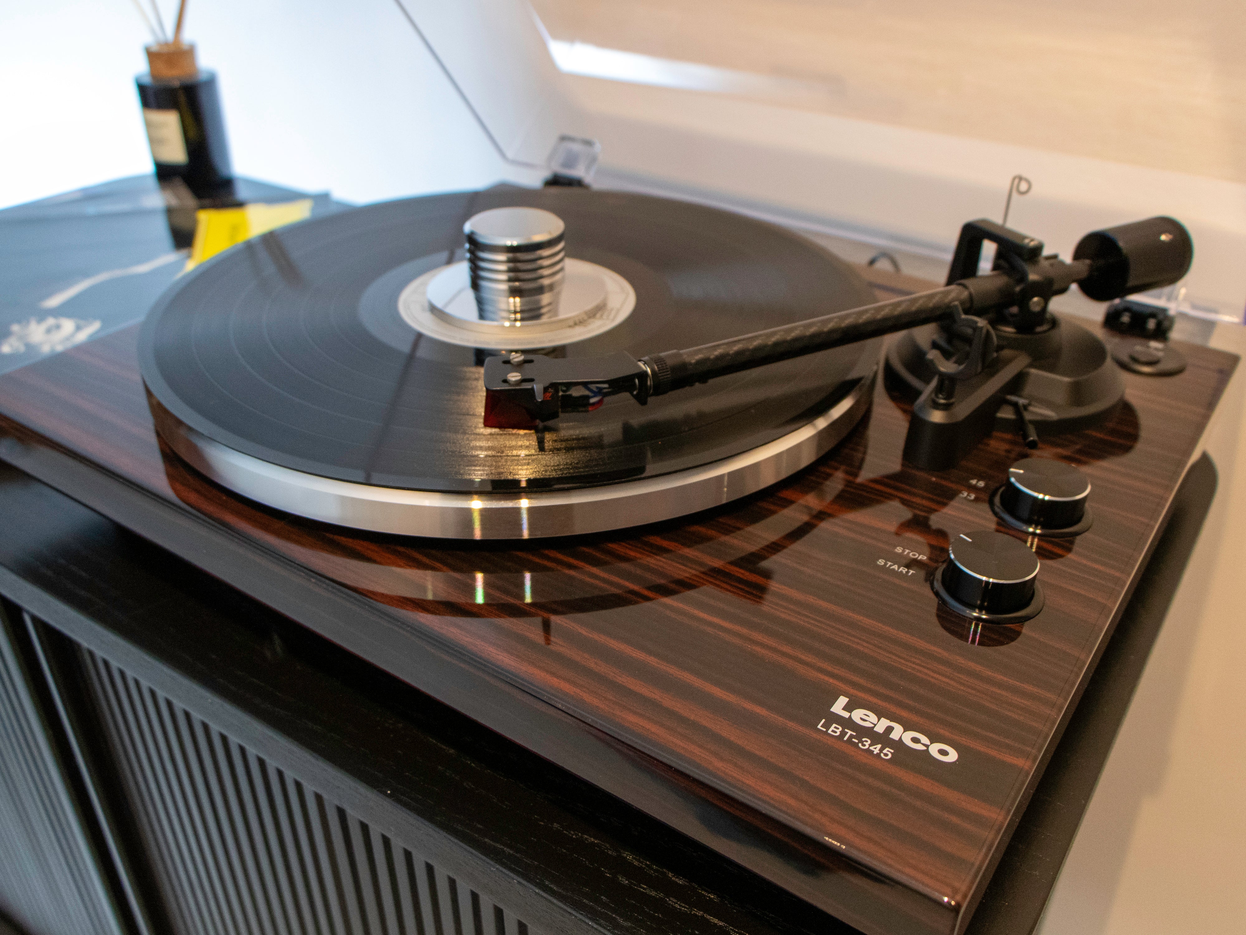 Lenco LBT-345WA - Turntable with Bluetooth Connectivity, Walnut