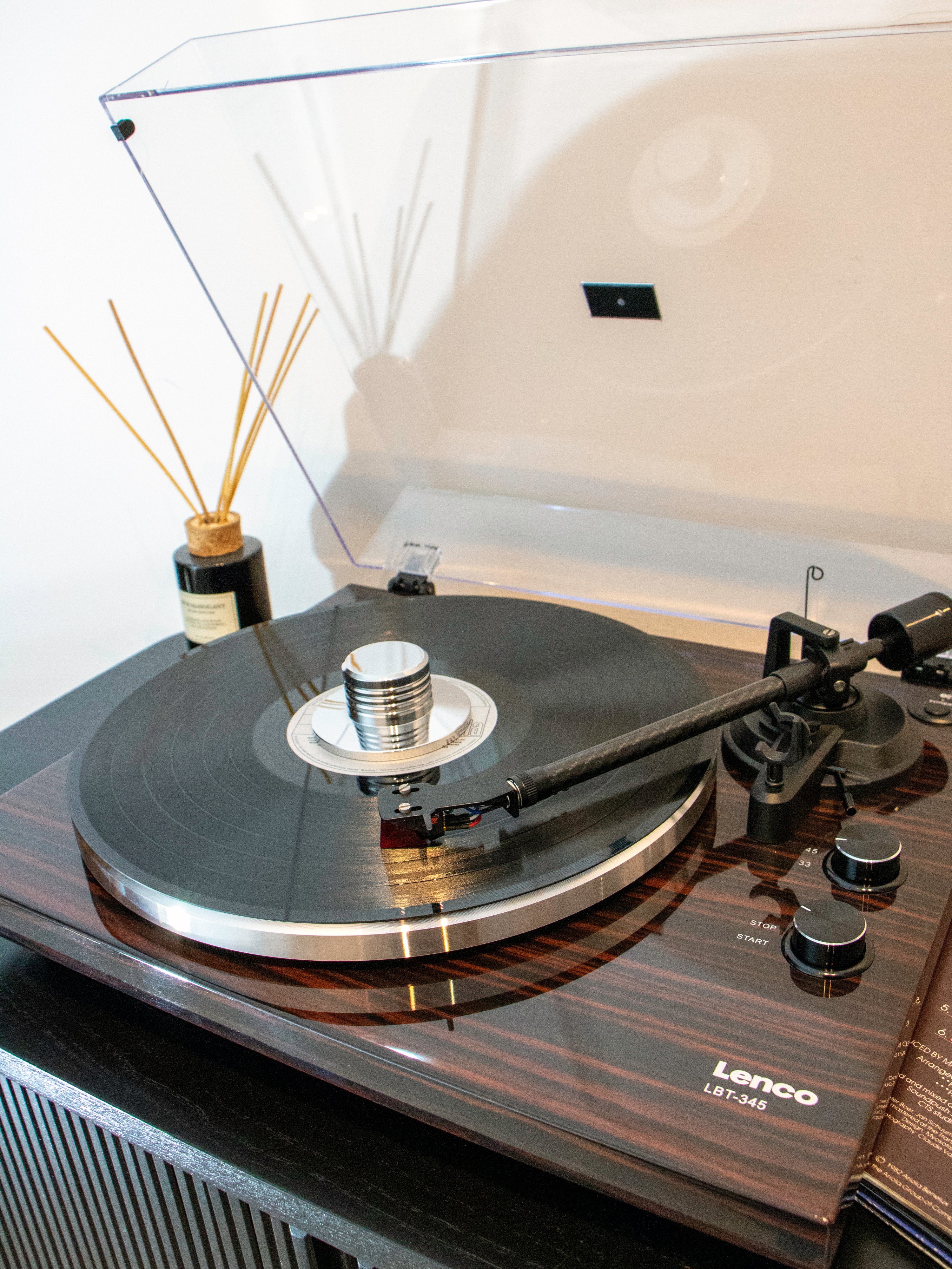 Lenco LBT-345WA - Turntable with Bluetooth Connectivity, Walnut