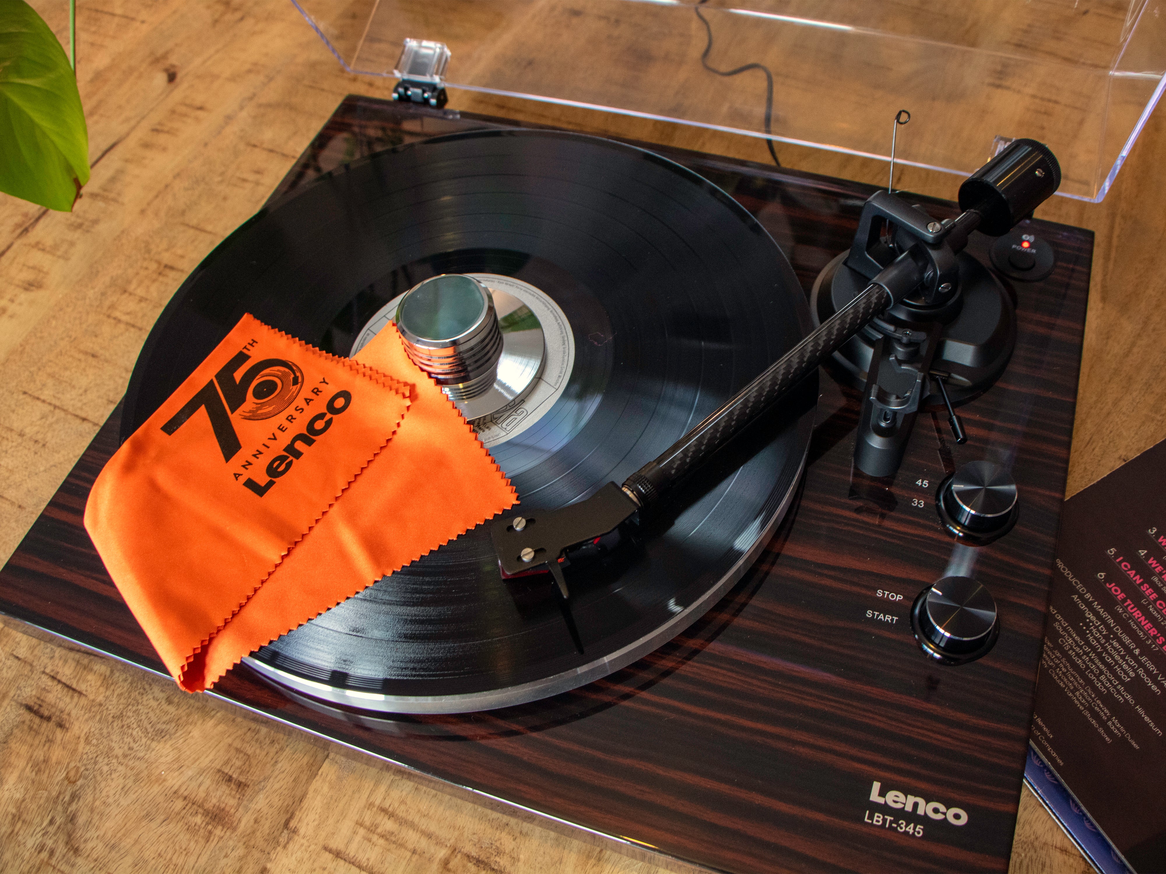 Lenco LBT-345WA - Turntable with Bluetooth Connectivity, Walnut