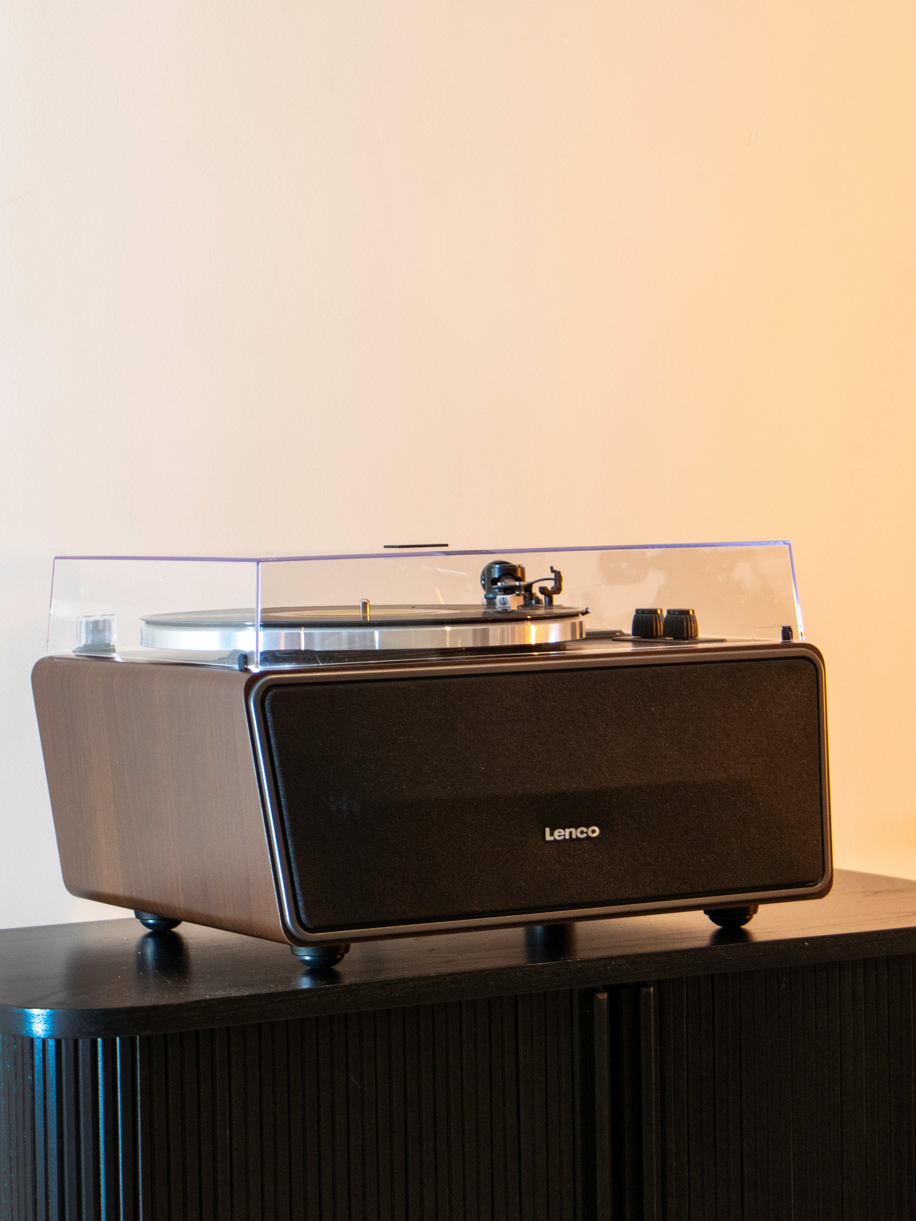 Lenco LS-470WA - Turntable with Bluetooth Connectivity, Walnut - Refurbished