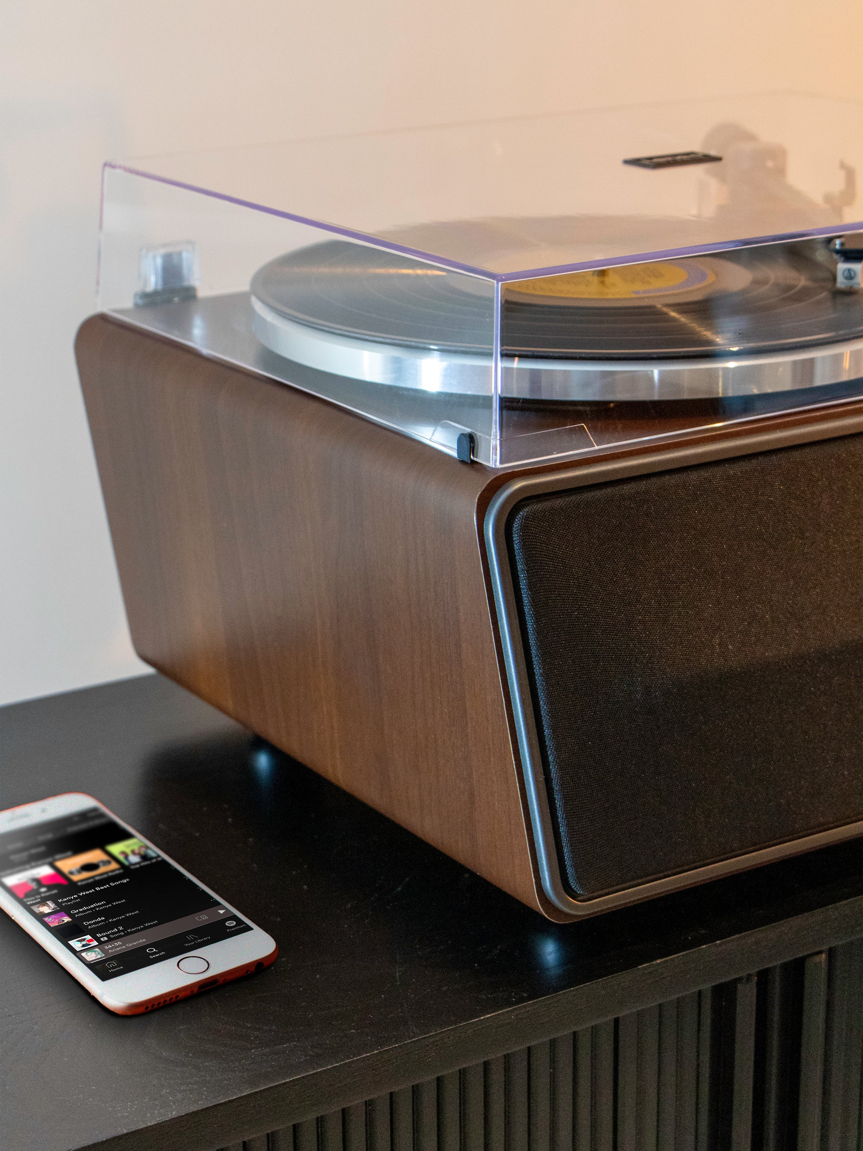 Lenco LS-470WA - Turntable with Bluetooth Connectivity, Walnut - Refurbished