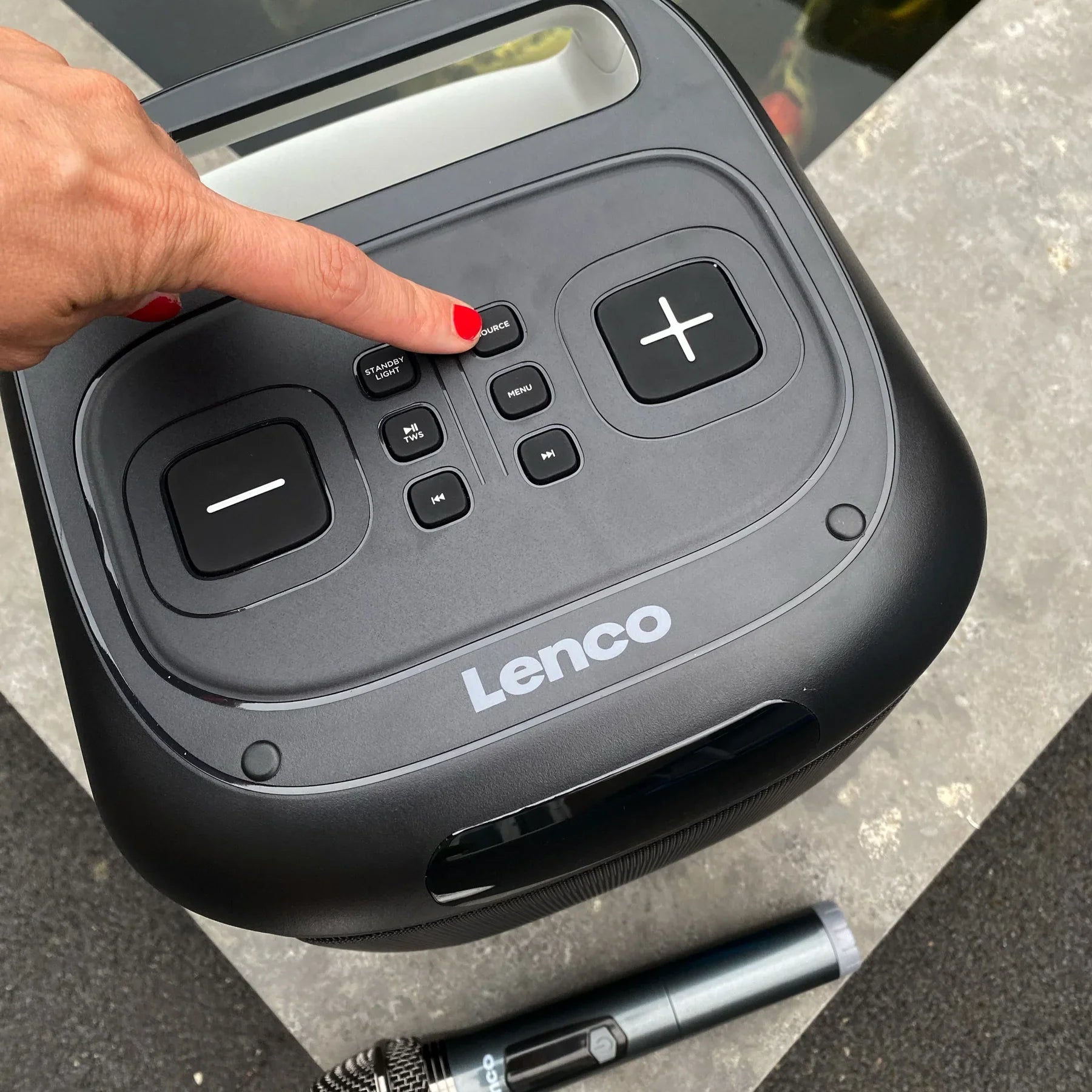 Lenco PA-100 - Party speaker with lights and wireless mic - Refurbished