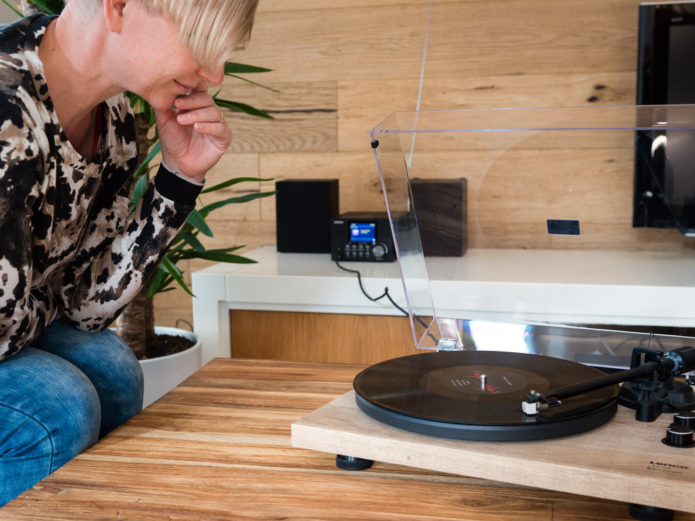 LENCO LBT-188PI - Turntable with Bluetooth® transmission, wood