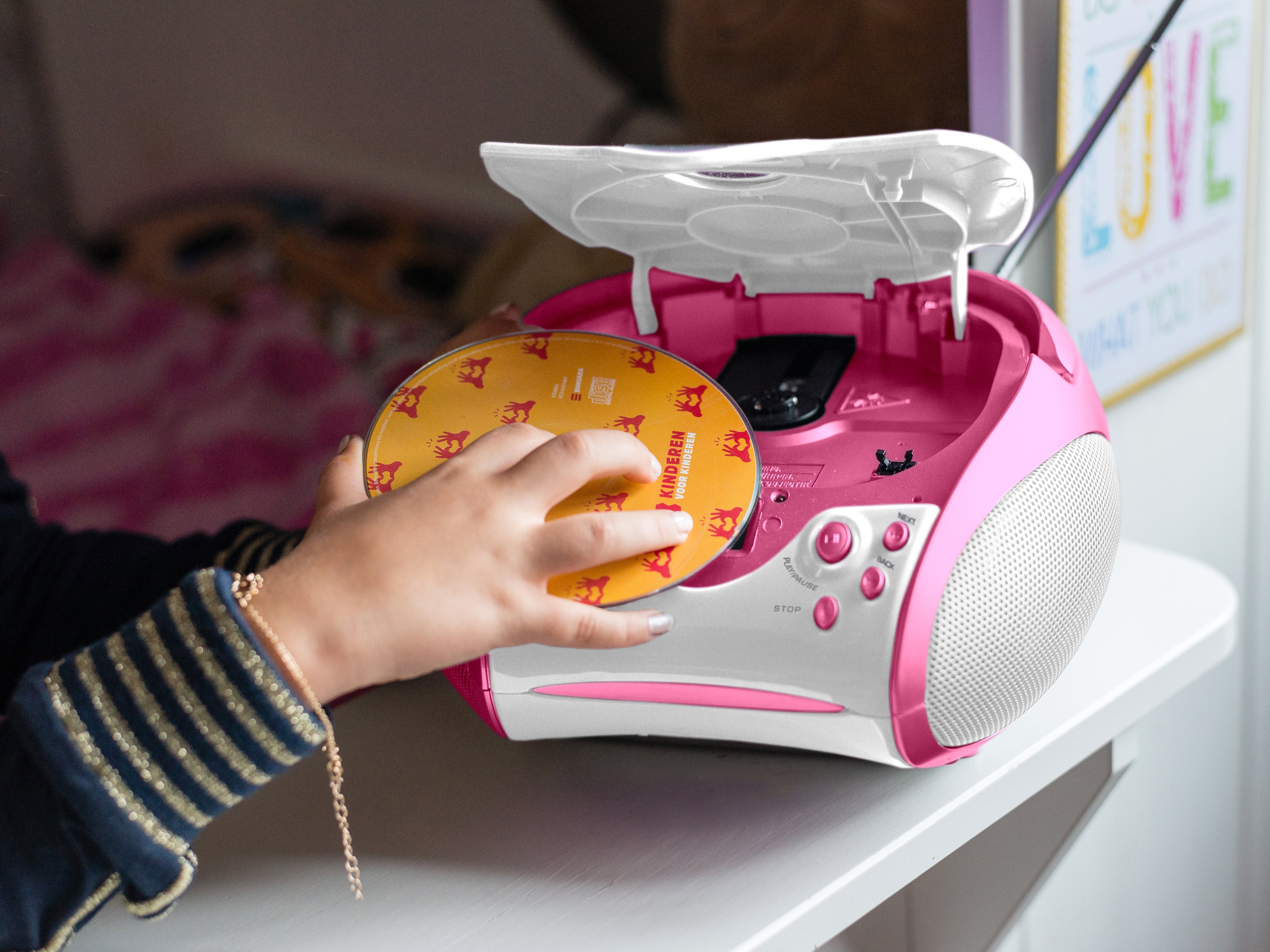 LENCO SCD-24PK kids UK - Portable stereo FM radio with CD player - Pink