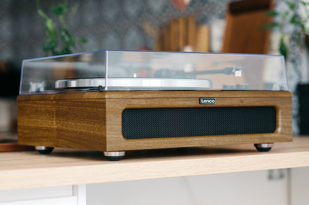 LENCO LS-410WA - Turntable with 4 built-in speakers - Wood