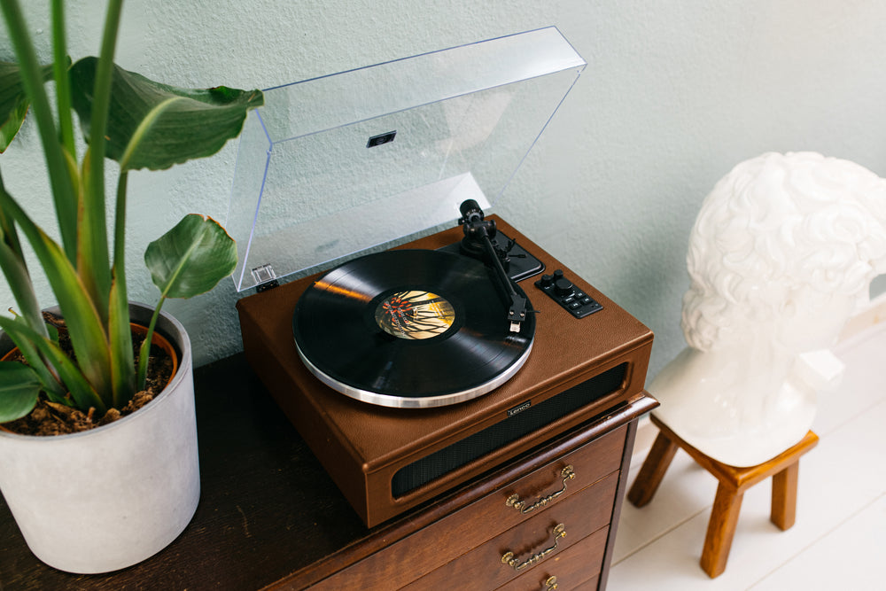 LENCO LS-430BN - Turntable with 4 built-in speakers - Brown